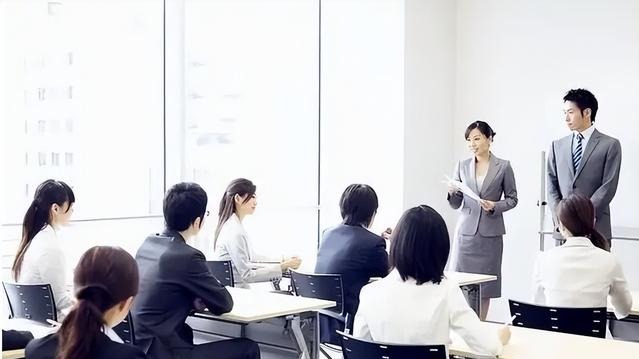 应届生|毕业多年才明白,公司为啥宁愿新招应届生也不愿留老员工,很现实