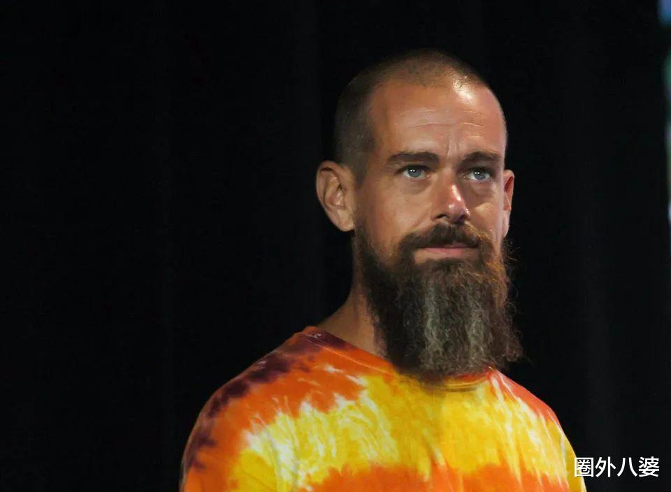 大屏|亏惨了!290万美元拍下的“天价推特”NFT,如今报价仅280美元