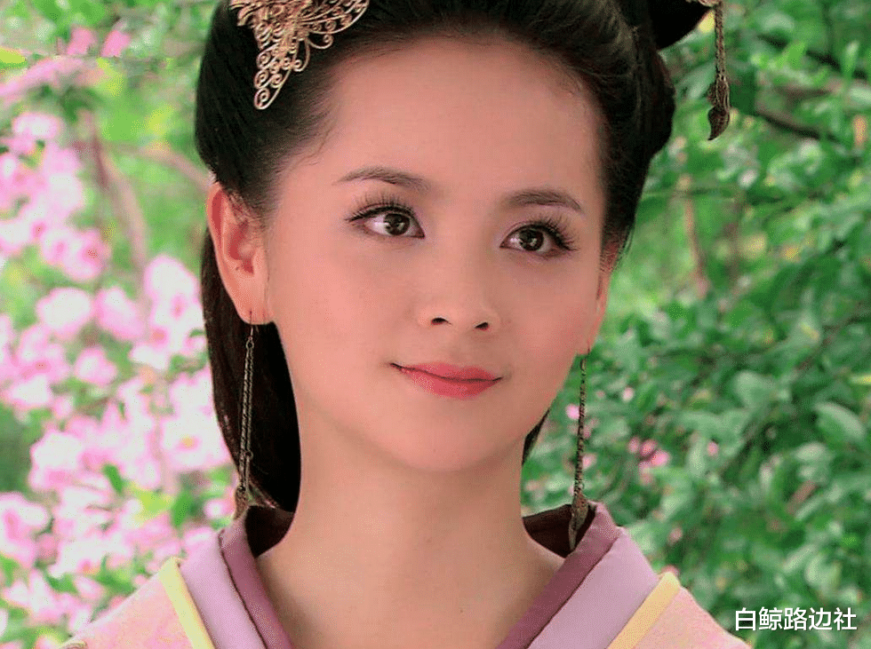 大麟子|邓莎8岁儿子骑马！大麟子马术娴熟气质酷，五官和妈妈似复制粘贴