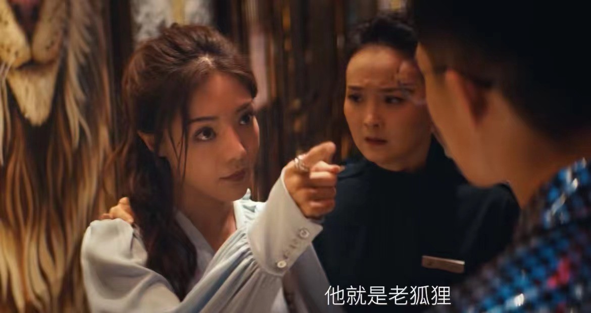 |39岁邓家佳脱离滤镜演职场女性，让多少“丫头教”女演员羞红脸