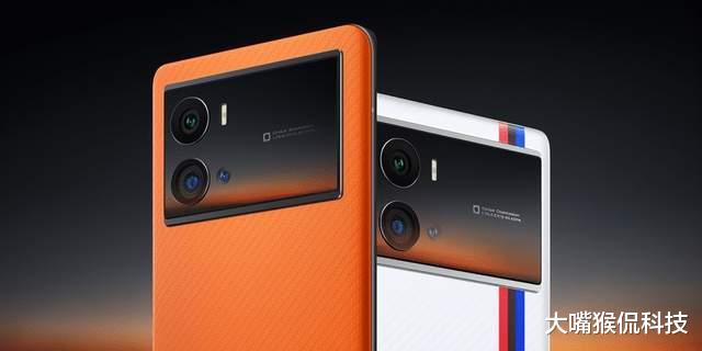 iqoo|走上品质感发展路线？iqoo高端旗舰的确还可以，曲面屏也香