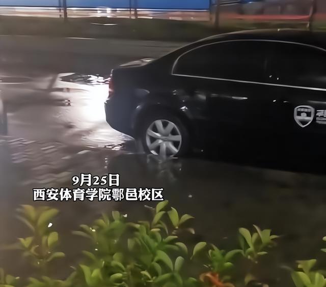 纪实:西安高校女学生吐槽学校的男厕所,经常看到不该看的