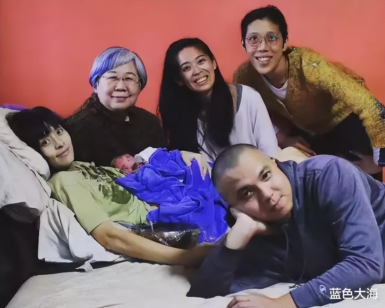 钟嘉欣|3个在家分娩的女星们：她生3个娃都没去医院，42岁的她给自己接生