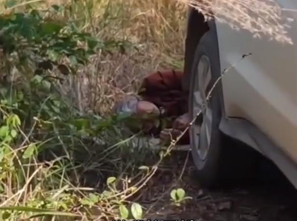 江西|奇葩！江西一男子钓鱼回来取车，车子后轮竟横躺一老太：你撞的我