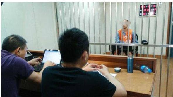 山东聊城，李某某邀请朋友吃饭饮酒。期间，朋友表示想吃点洋葱