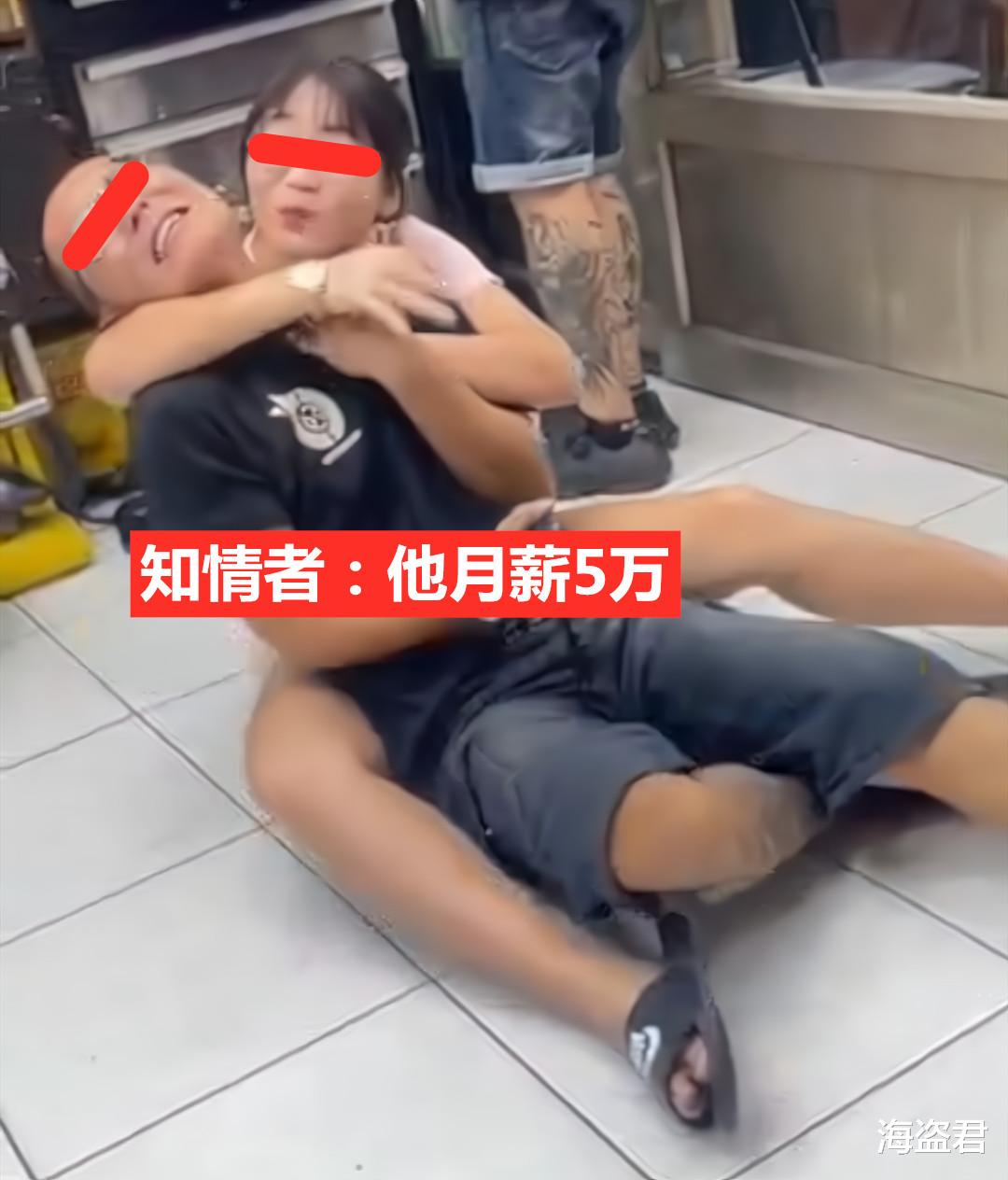 23岁打工妹示爱45岁主管,大叔抗拒一脸不愿,知情者:他月薪5万