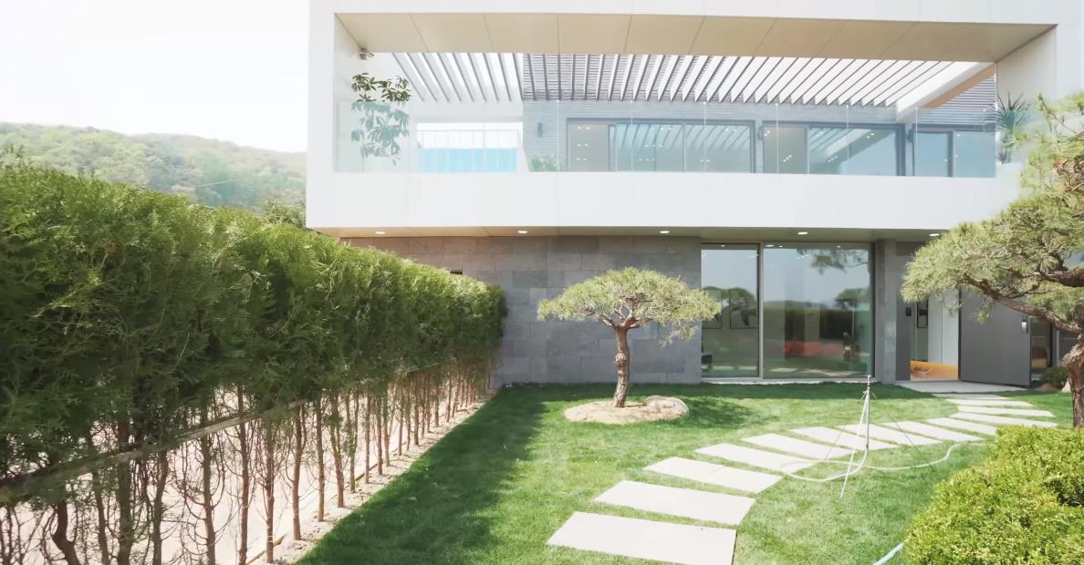 被这套200㎡韩国别墅圈粉了!装修化繁为简,清爽利索照样也很高级