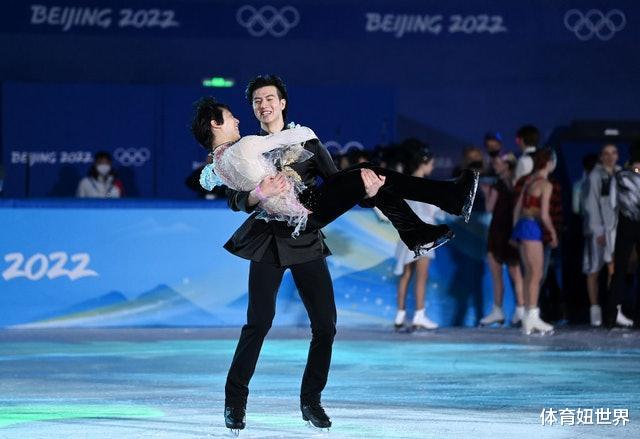 公主抱|他是谁？羽生结弦为何愿意给他公主抱，还抱了7次