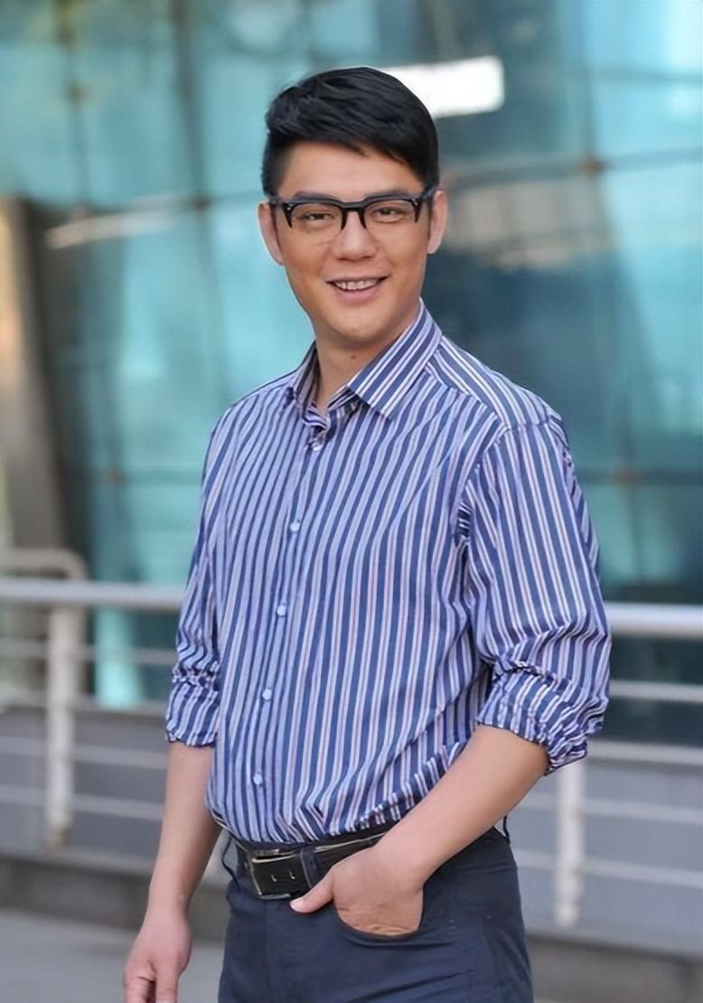 邓飞|傅程鹏：离婚后转身娶港姐，事业口碑同步“下滑”，改名都回不去