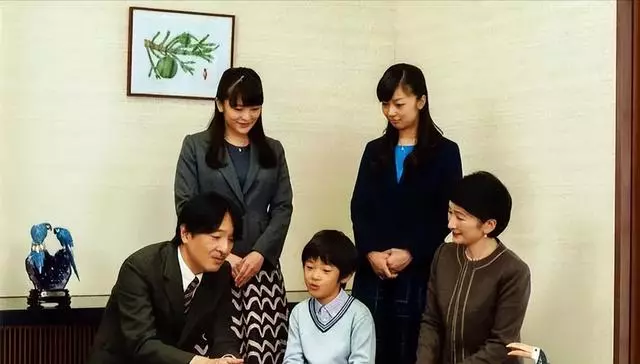 日本皇室要绝嗣?唯一继承人不是神童是“智障”?加减乘除都不会