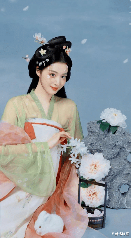 陈奕迅|曝杨洋与公司小花王楚然恋爱,相差8岁引争议,赵露思意外躺枪