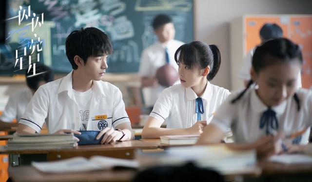 张佳宁|张佳宁凭实力大火，新恋情曝光大方和男友逛街，网友：舅舅知道吗