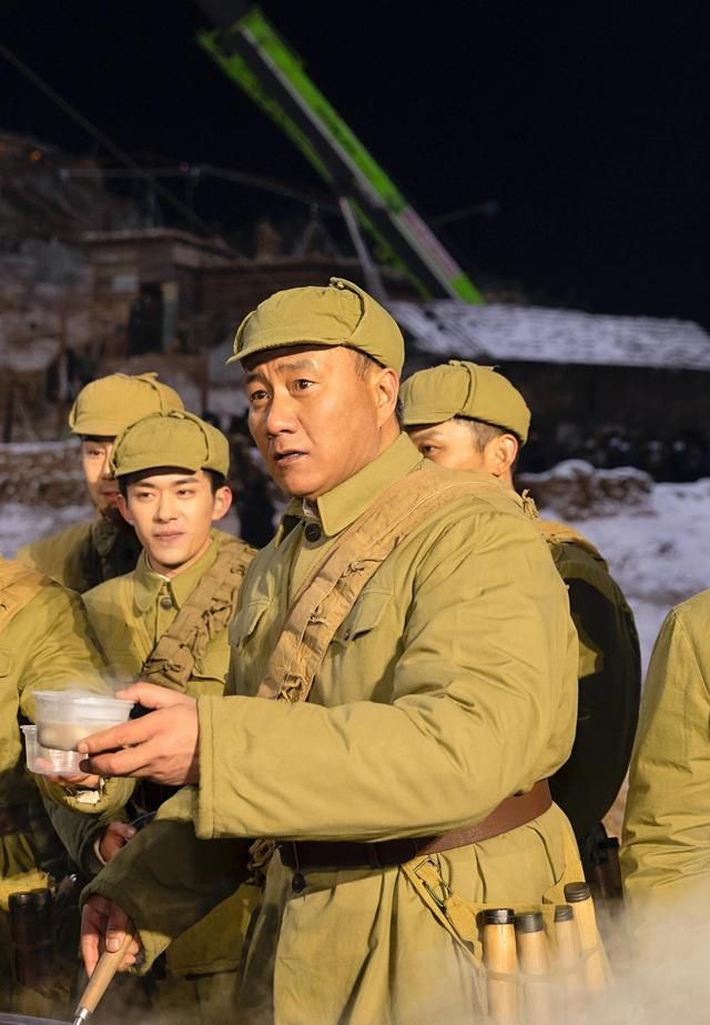 胡军|演员胡军，喝酒喝来个老婆，结婚22年零绯闻