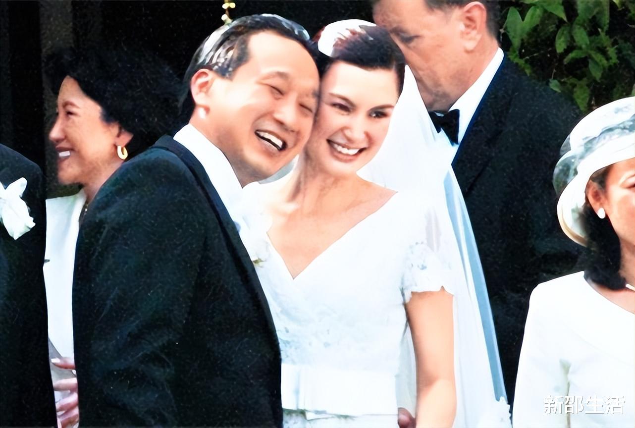 玉兰油|玉兰油女神近况曝光，女儿11岁了，和富豪老公离婚后开私房菜馆