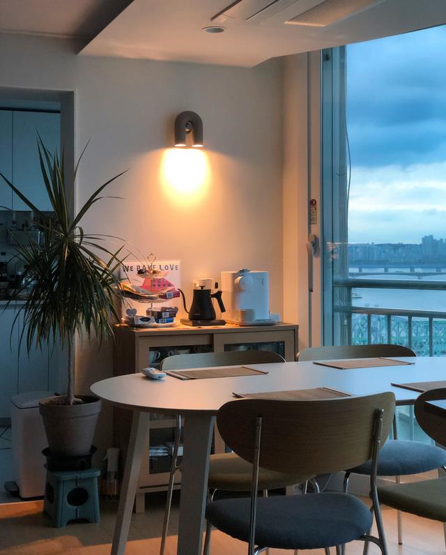 100江景房视野好、采光好，多花点钱也值了，装修简单住起来舒服