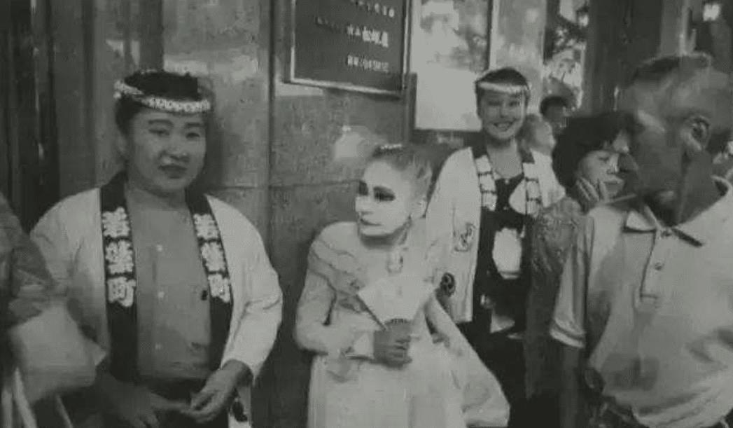 裁员|日本74岁站街女，站街60年，用一生等一个不会再回来的人