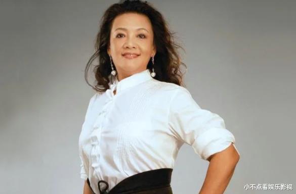 张兰|帮儿子汪小菲教育大S一家，只是动动嘴皮子就赚千万，不得不佩服