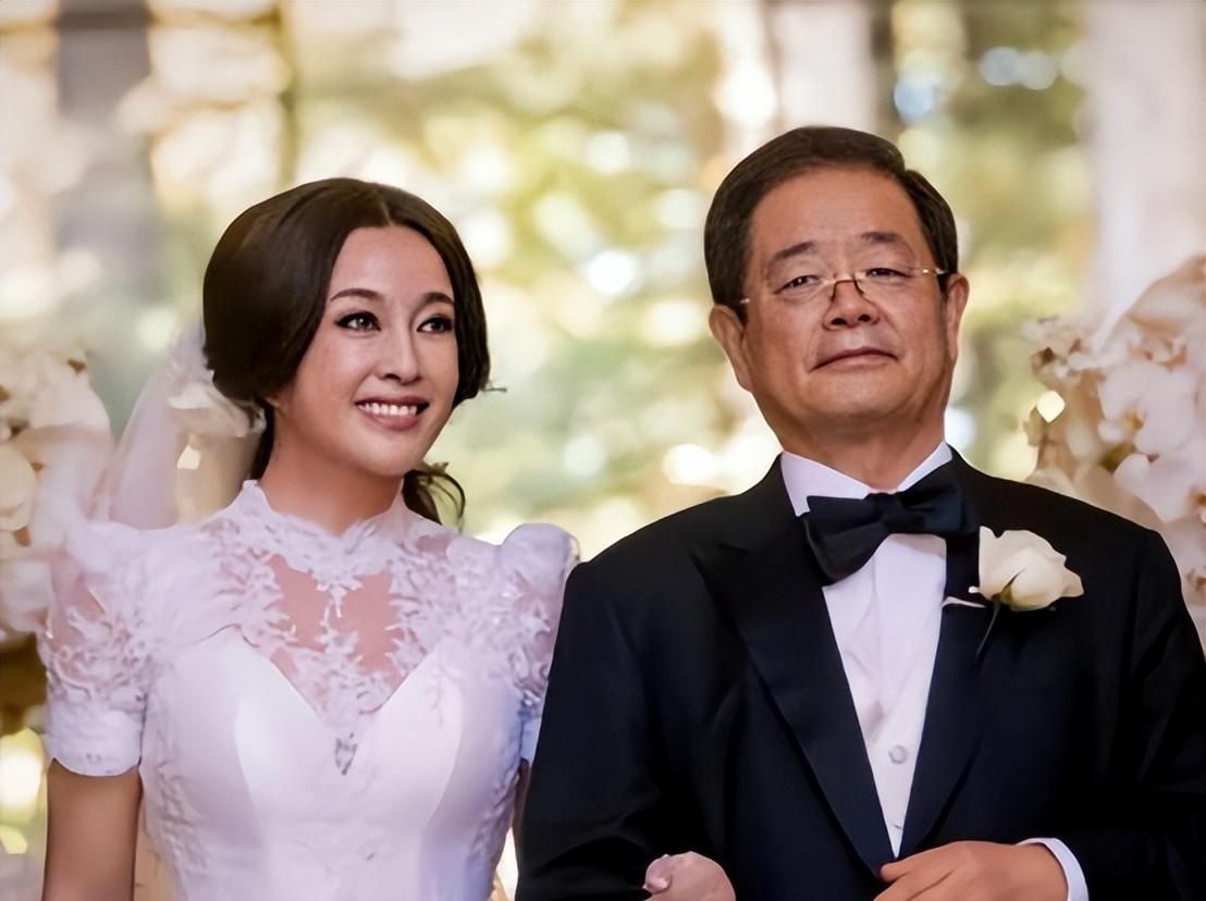 刘晓庆|刘晓庆:19套房26家公司,收藏翡翠价格102亿,4000平豪宅当仓库