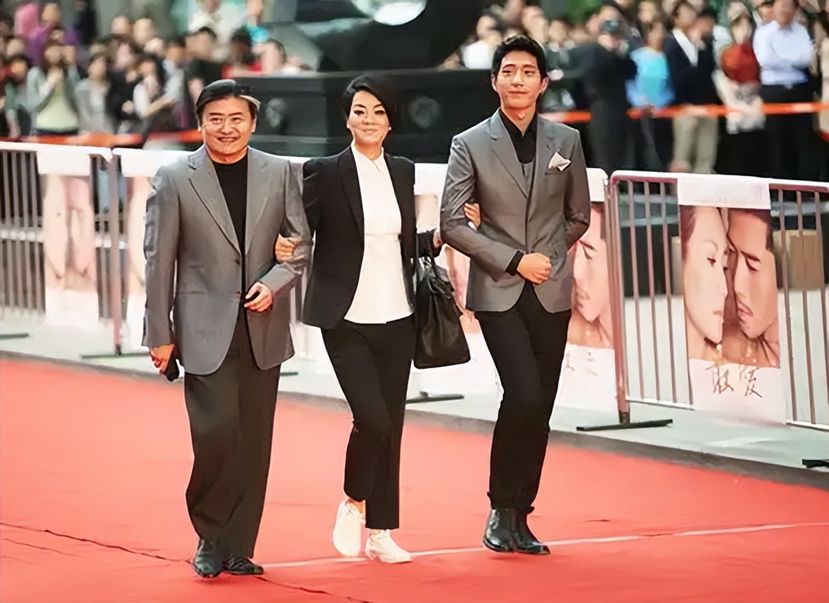 毛阿敏|毛阿敏：含泪送别丈夫，余生我只想做个好妈妈