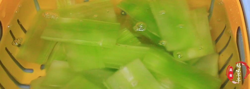 长寿|建议女人:更年期别心疼钱,多吃6种高雌激素食物,气色好显年轻