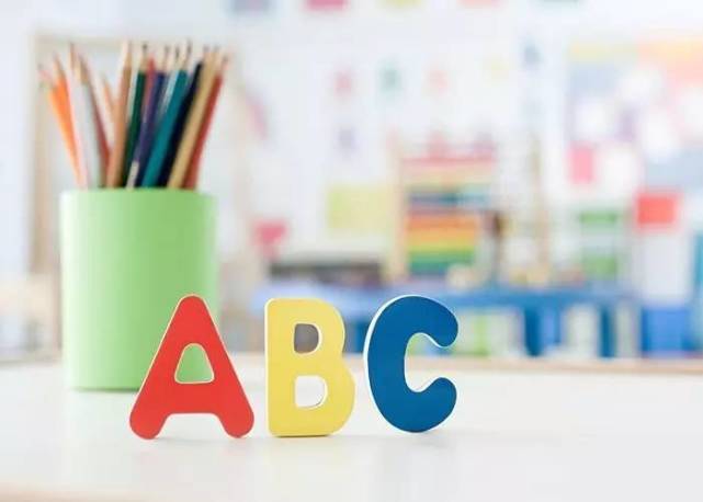 宋祖儿|公务员和教师,考哪个职业好?更容易获得?