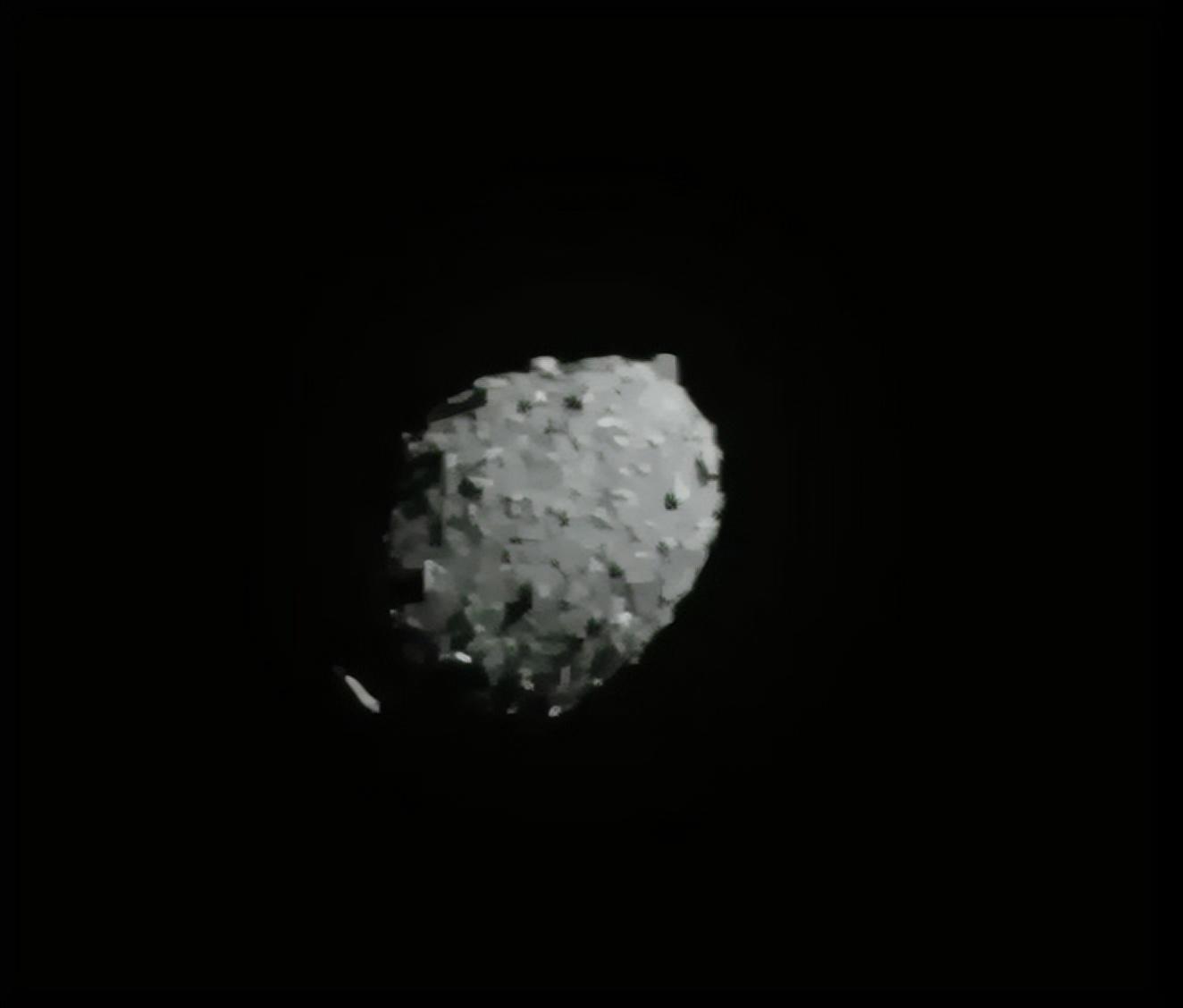 美国对一颗小行星实施了自杀式攻击