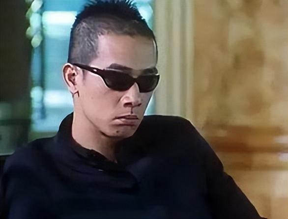 陈小春|陈小春：用尽全力找不回被3000元卖掉的弟弟