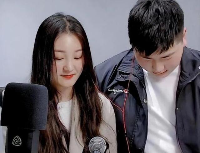 |小伟订婚，新媳妇陈萌人气暴增，陈亚男赶忙更新视频却没人愿搭理