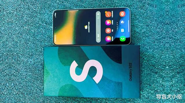 三星|引领手机外形设计风潮,三星s22轻体验,屏幕和摄像头都是亮点