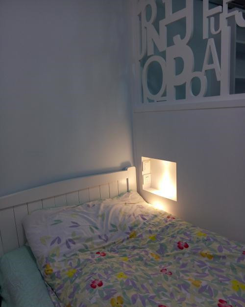 一家四口住进50平小窝，客厅都没有，卧室做隔断，还有更小的吗？