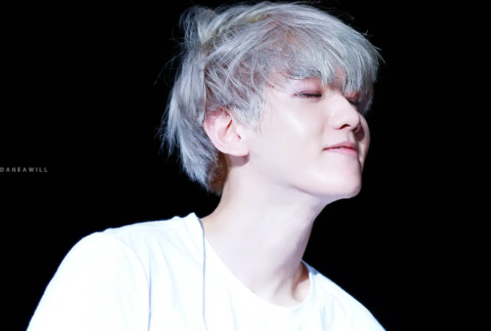 边伯贤|边伯贤私底下是比较安静的人,也有自己的事业规划,和野心