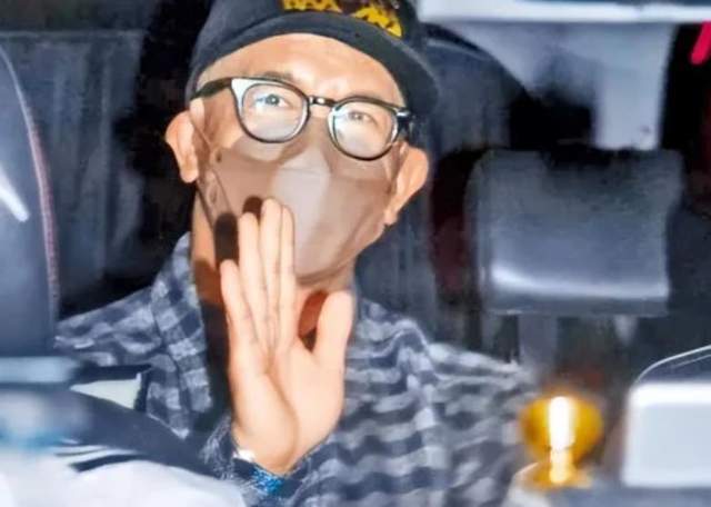 大S|大S前婆婆张兰开直播，直播间再度晒全家福，被指是在蹭大S热度