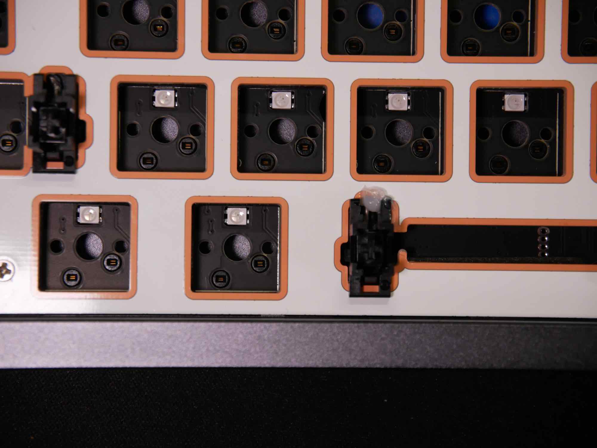 键盘|大厂跨域客制化——黑爵AC064三模套件