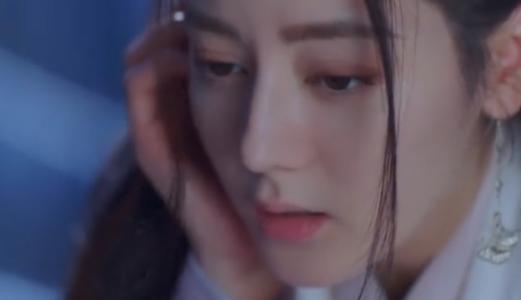 纪云禾|驭鲛记：纪云禾使劲揉搓耳朵上的鲛人印记，大尾巴鱼知道该多痛苦