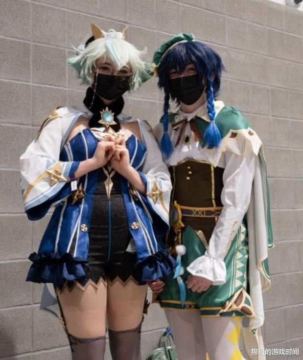更衣人偶|原神：北美漫展原神coser，阿贝多绝美，这个绫华来自山口组？