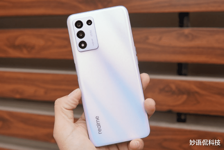 realme|5600mAh新机来临，12+512G大存储仅2099，手机“白菜价”了