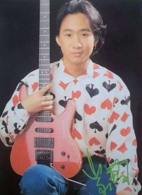 黄家驹|黄家驹去世29年!黄贯中等发文悼念其60岁冥诞,兄弟情深让人感动