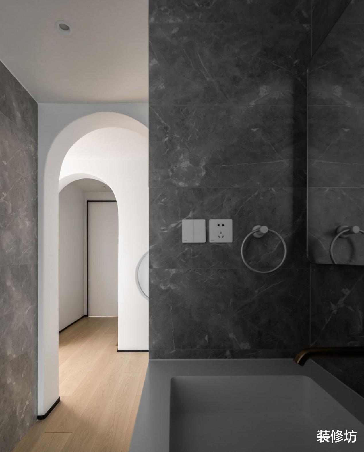 超大极简复式，家里还有地下游乐园，享受公主般的待遇