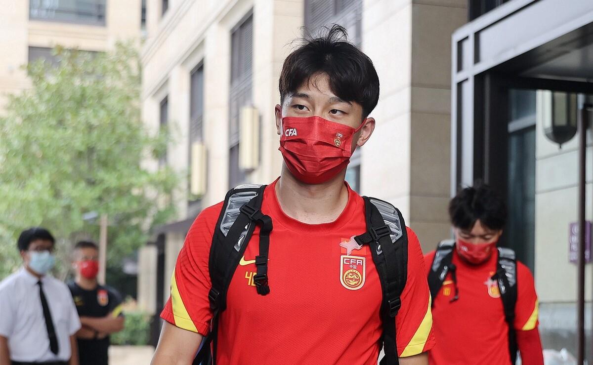 广东男篮|重返国足，巴顿表态：最后2轮12强赛目标少挨骂，给将来留下希望