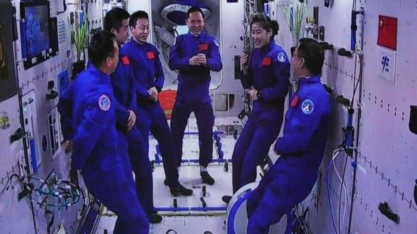 神州十四号3名宇航员成功顺利着陆！网友：欢迎回家