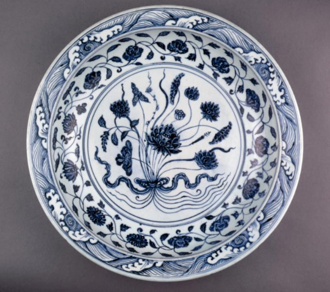 |为什么把瓷器上的莲花“捆”起来，可以卖得更贵吗？