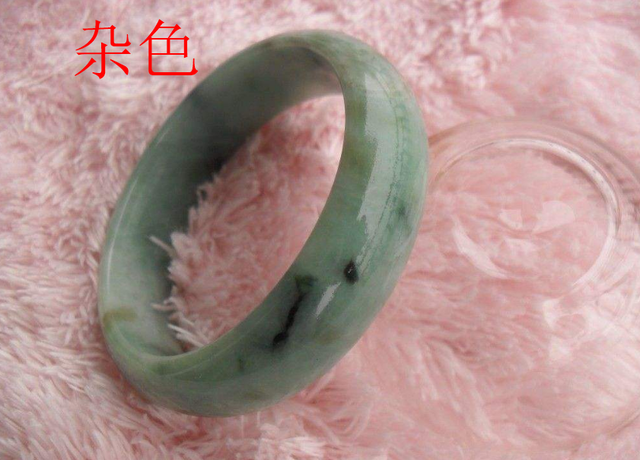 翡翠|谈“瑕”色变？！早点正确认知翡翠的瑕疵，能省不少钱