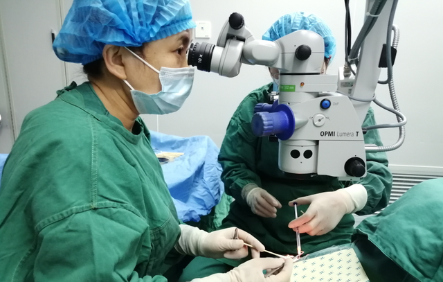 医生|47岁女子黑眼珠日渐“消失”罪魁竟是高度近视
