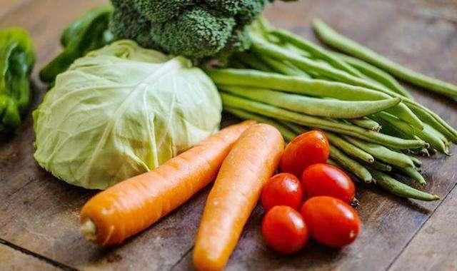 蔬菜|这3种蔬菜可能泡了“保鲜剂”，菜贩子：再有营养也不要给孩子吃