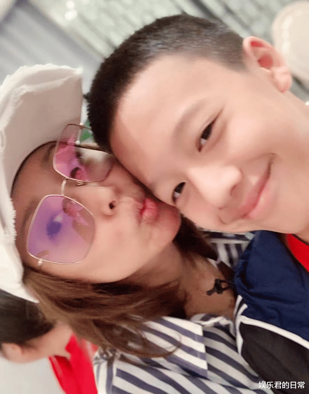 孙悦|49岁孙悦伤势变严重！宅家不能动浑身痛，晒与富豪老公之子显帅气