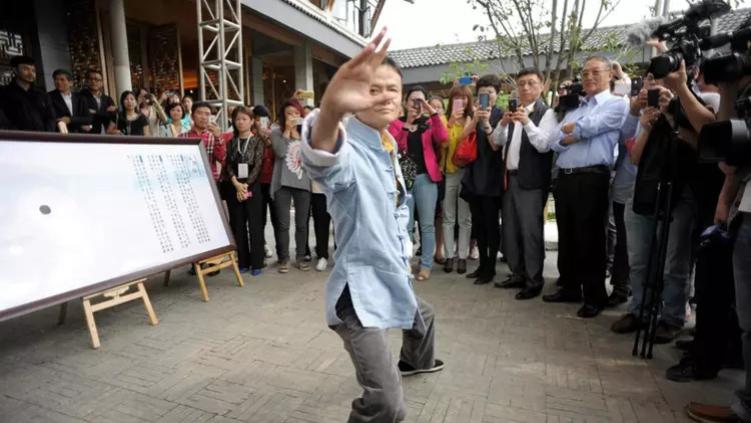 知乎|马云的时代终结了，关系到9亿国人消费大数据的支付宝将不再姓马