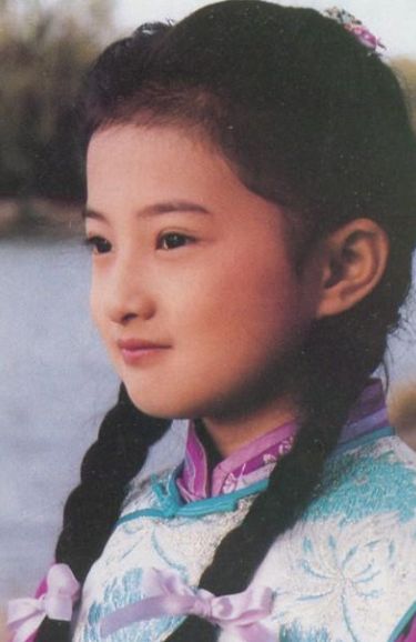 金铭|她是最小的“琼女郎”，出道就是巅峰，如今40多岁依旧孤身一人