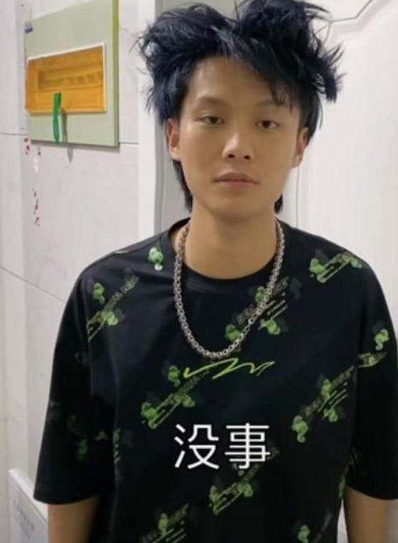 韩国娱乐|小杨哥隐瞒孩子有苦衷,泡温泉时被要求合照,网友:都是普通人