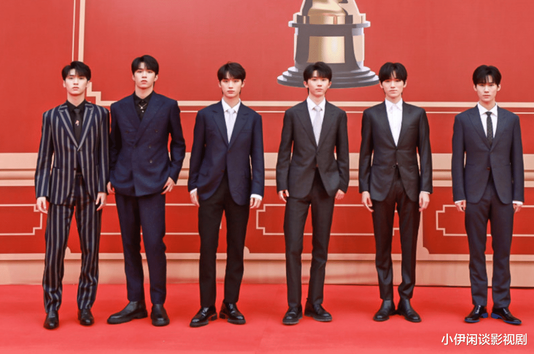 惠英红|北影节红毯：露得多最尴尬，陈都灵“黑化”，咏梅惠英红气质完胜