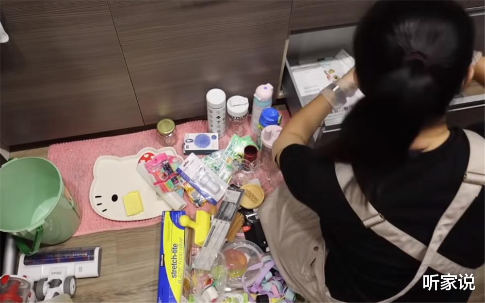 一家三口99㎡的家实在太乱，杂物如山，请9名整理师7小时收拾干净